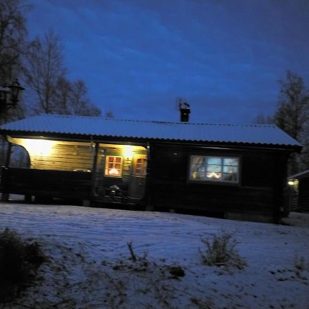 Mysig Timmerstuga Vid Sjoen Bjoerken 34 Roennsudden Grangarde ภายนอก รูปภาพ