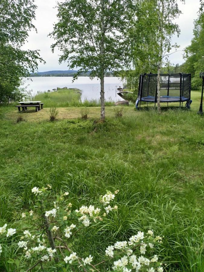 Mysig Timmerstuga Vid Sjoen Bjoerken 34 Roennsudden Grangarde ภายนอก รูปภาพ